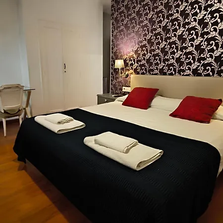7 Moons Bed & Breakfast Valencia