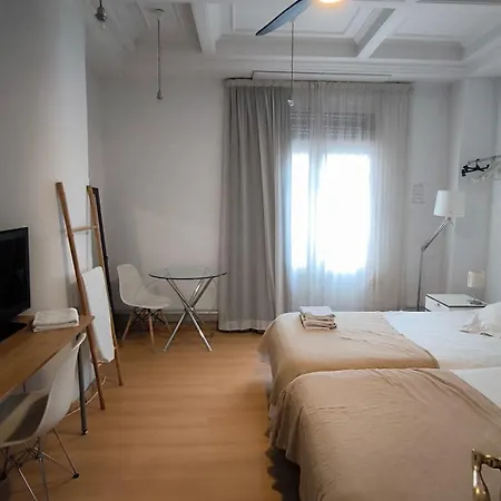7 Moons 2* Valencia