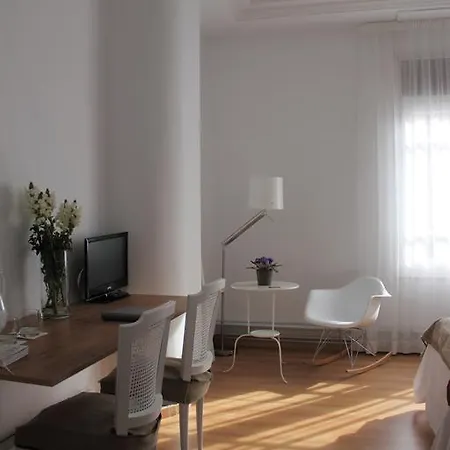 7 Moons Bed & Breakfast 2*