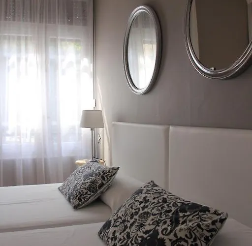 7 Moons 2* Valência