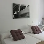 7 Moons Bed and breakfast 2*