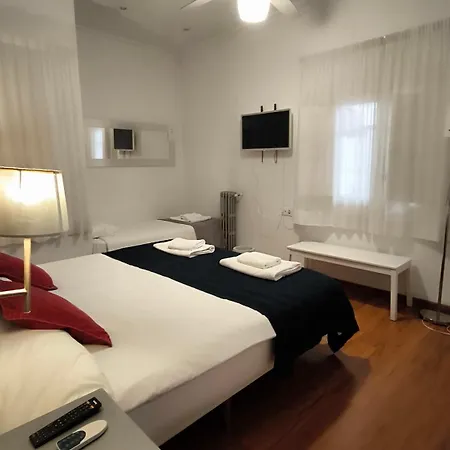 7 Moons Bed & Breakfast 2*