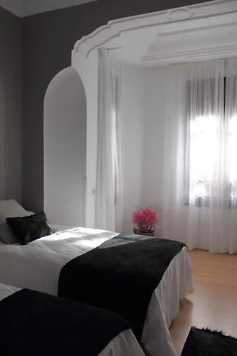 7 Moons 2* Valência