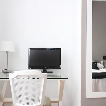 ベッド・アンド・ブレックファスト 7 Moons