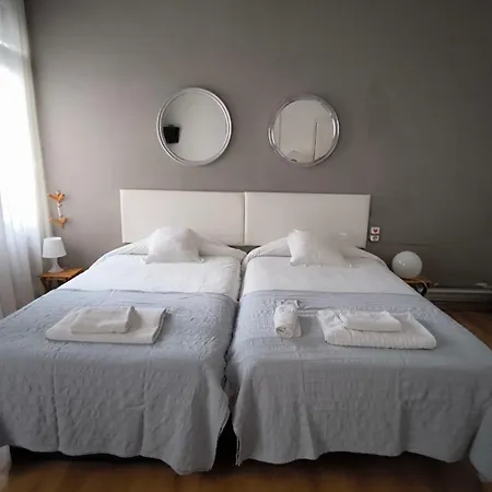 לינה וארוחת בוקר 7 Moons