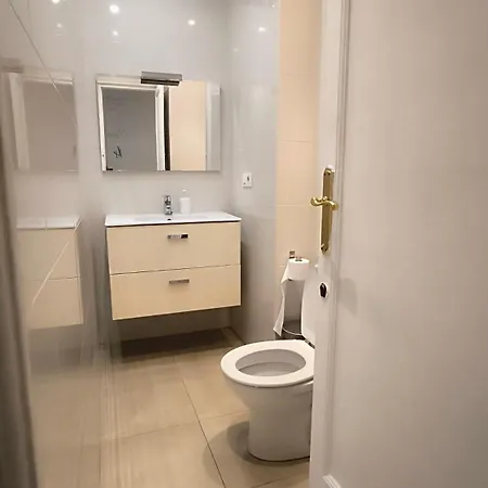 7 Moons לינה וארוחת בוקר