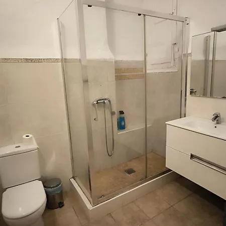 לינה וארוחת בוקר 7 Moons