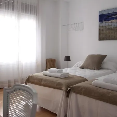 לינה וארוחת בוקר 7 Moons 2*