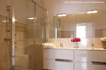 7 Moons לינה וארוחת בוקר