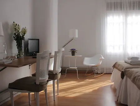 7 Moons Bed and breakfast 2*