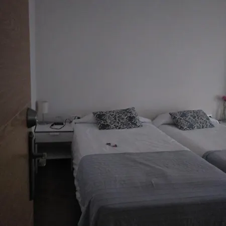 לינה וארוחת בוקר 7 Moons 2*