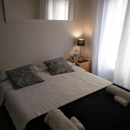 7 Moons לינה וארוחת בוקר ולנסיה