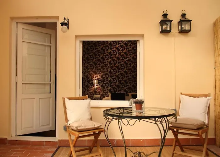 7 Moons Bed & Breakfast 2*